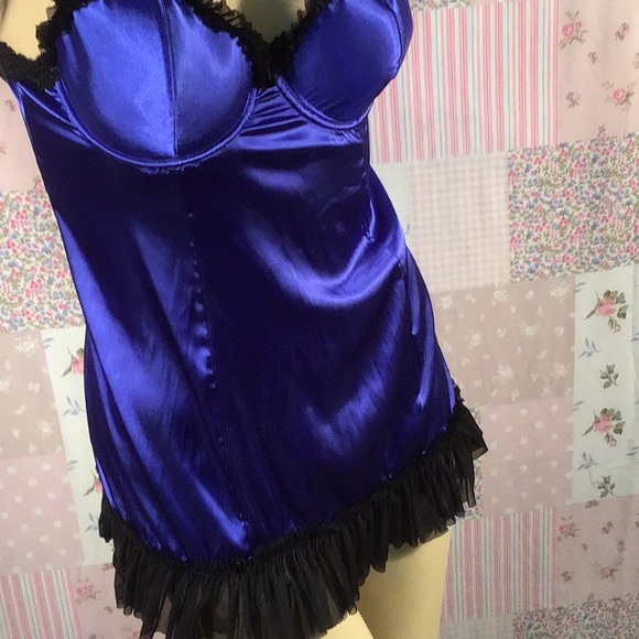 Fredricks Of Hollywood MerryWidow - Picture 4 of 10